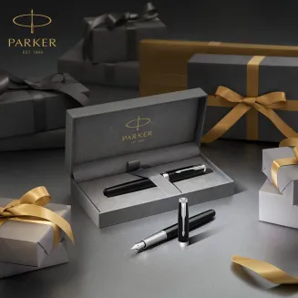 PARKER Sonnet pióro kulkowe Stainless Steel CT stal szlachetna ze złotymi wykończeniami